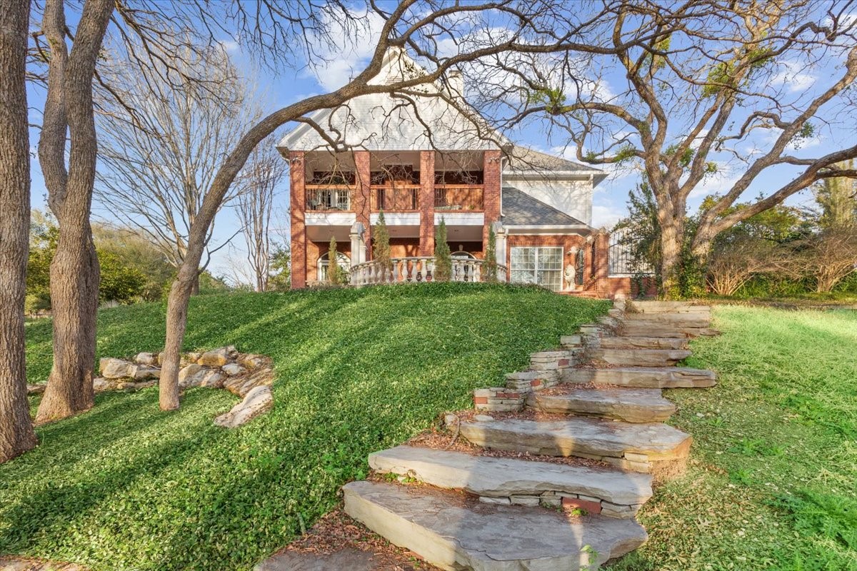 3429 River Oaks Drive Woodway TX 76712