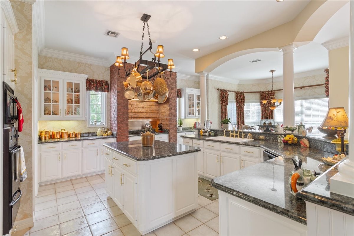 3429 River Oaks Drive Woodway TX 76712