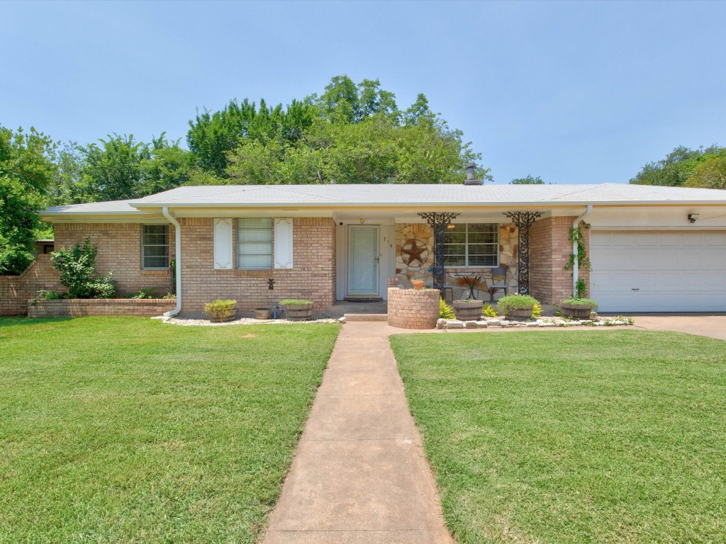 719 Lipan Drive Granbury TX 76048