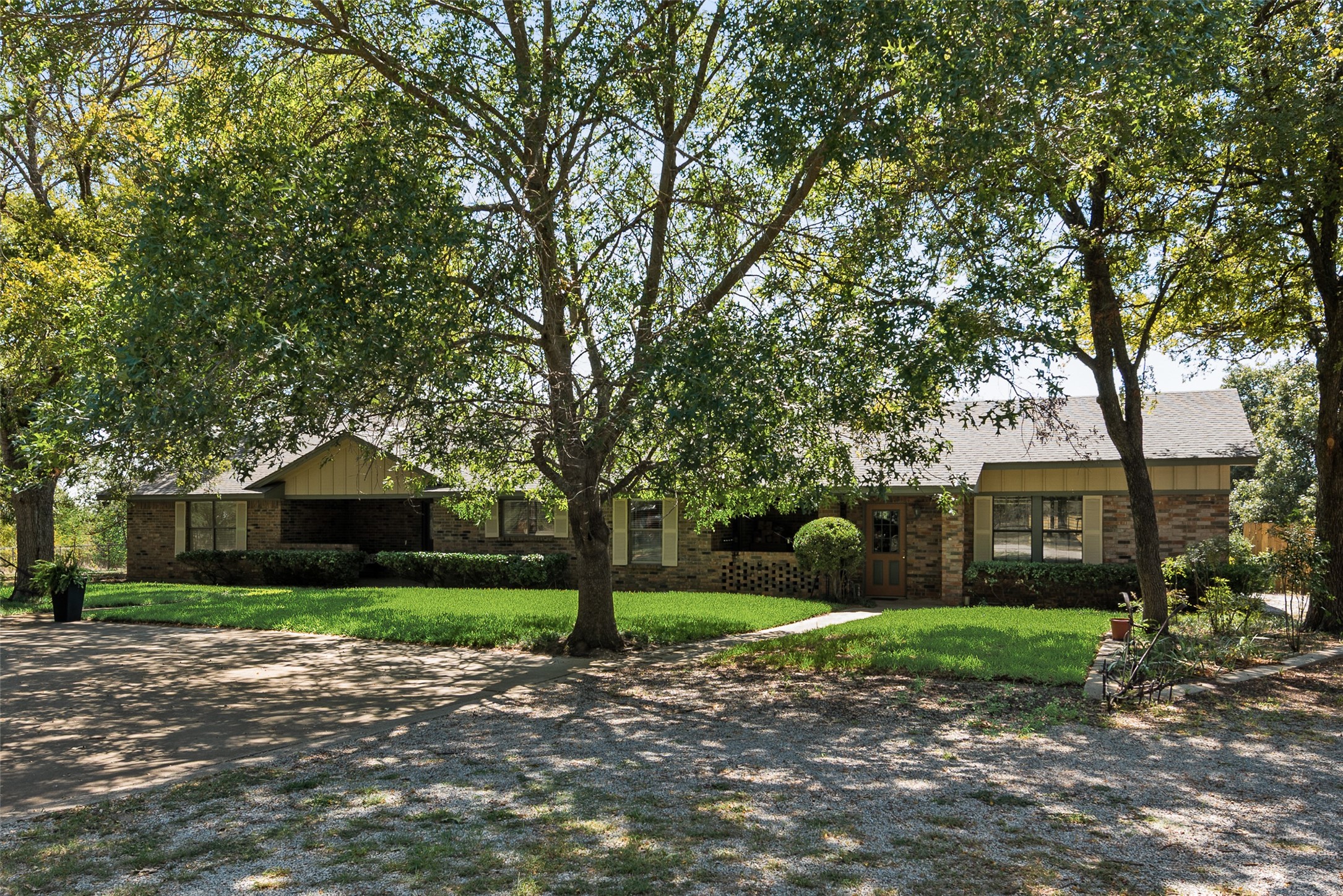 106 Rambling Trail Weatherford TX 76087