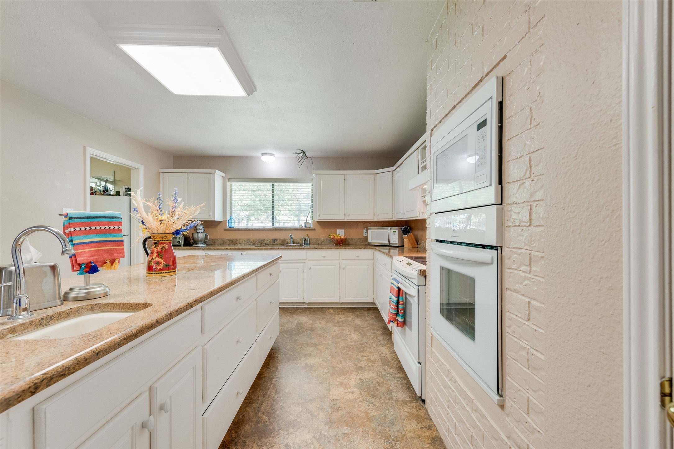 106 Rambling Trail Weatherford TX 76087