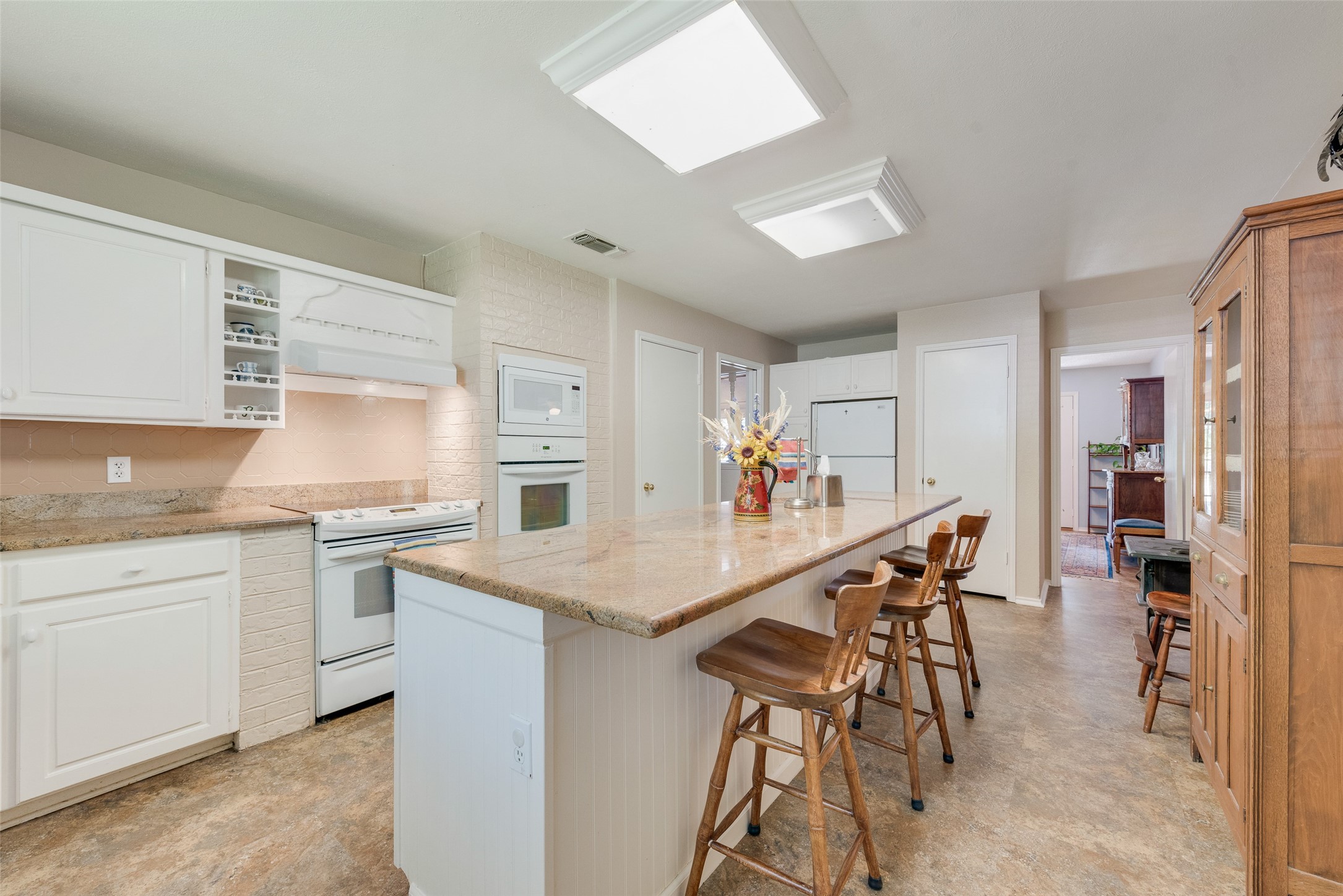 106 Rambling Trail Weatherford TX 76087