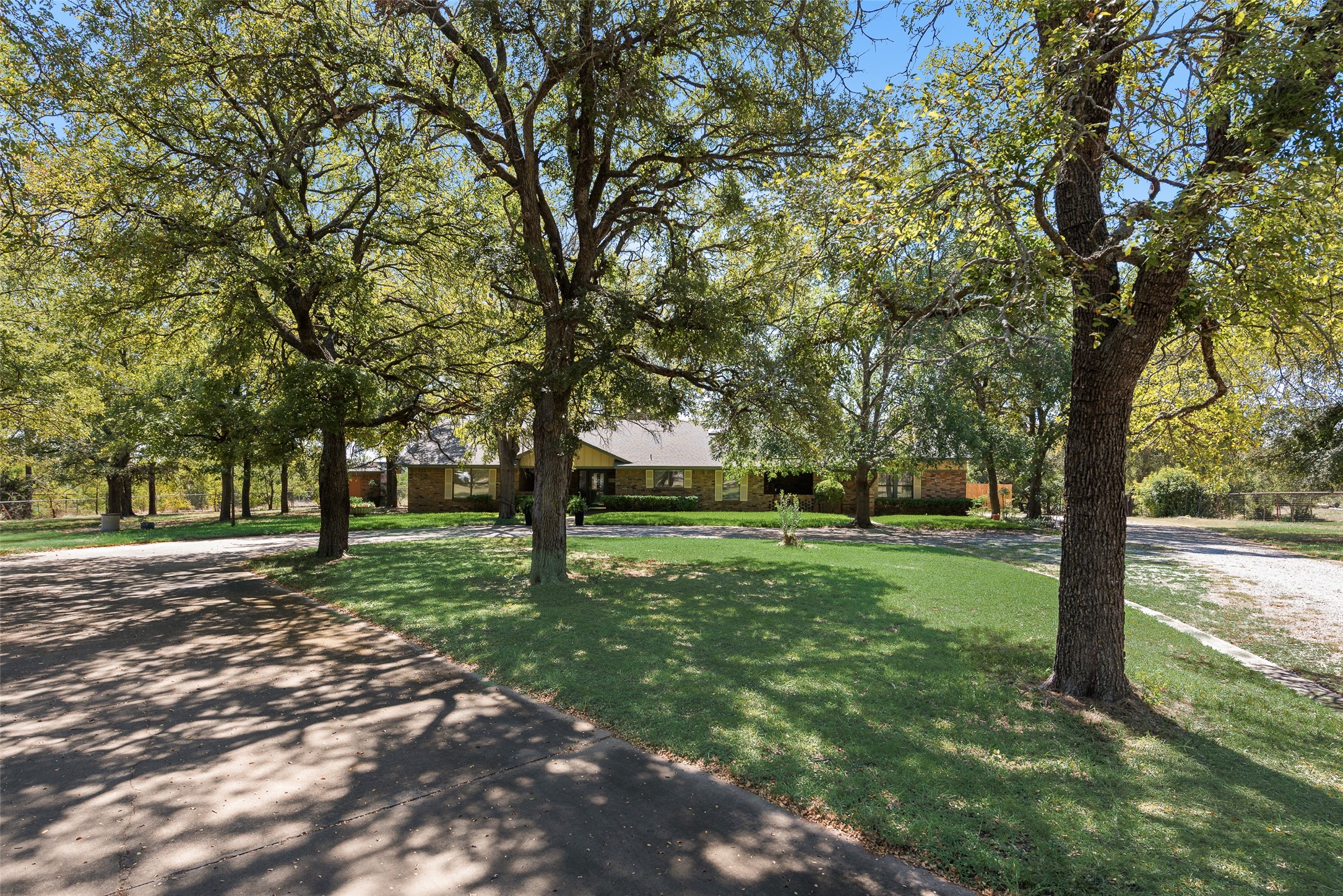 106 Rambling Trail Weatherford TX 76087