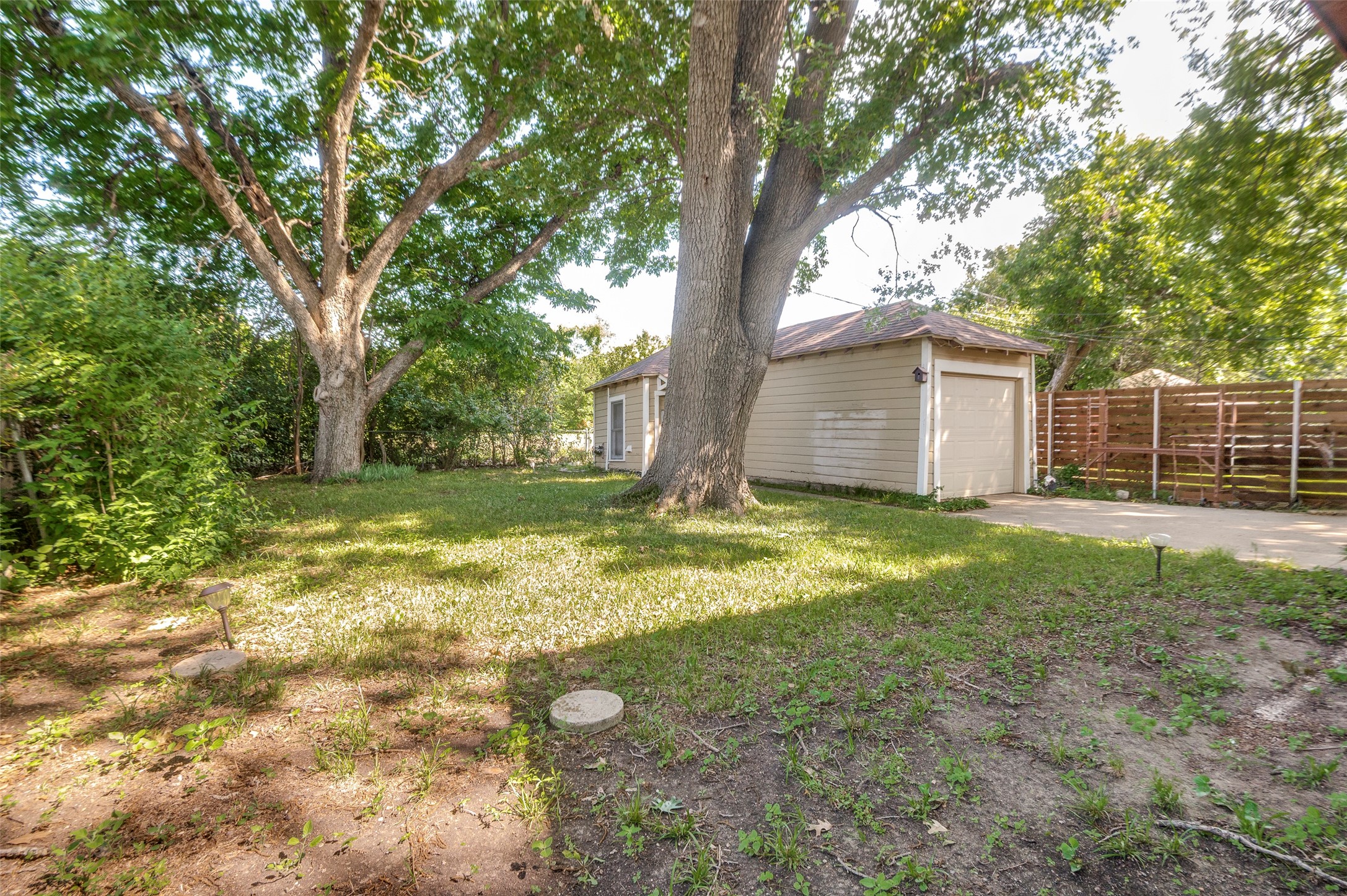 6322 Covington Lane Dallas TX 75214