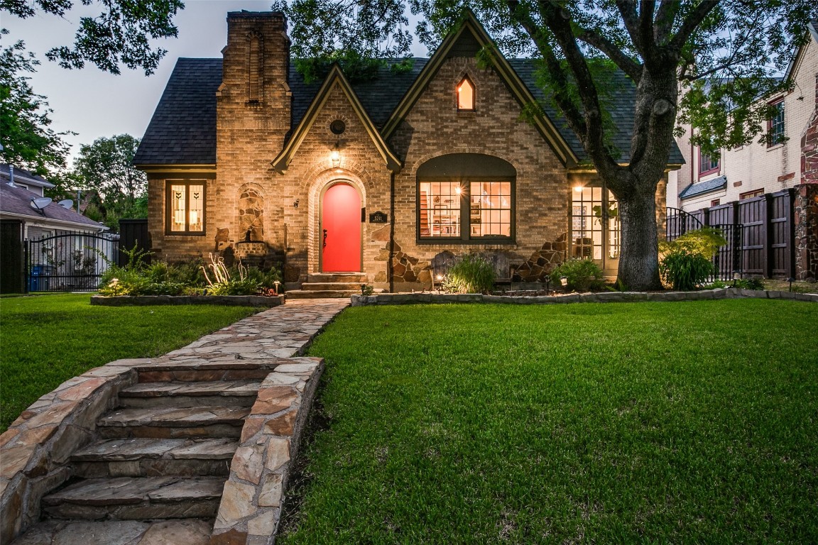 5241 Merrimac Avenue Dallas TX 75206