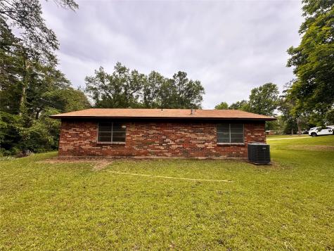 303 Crow Linden TX 75563