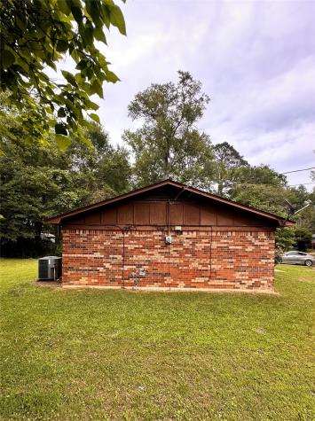 303 Crow Linden TX 75563