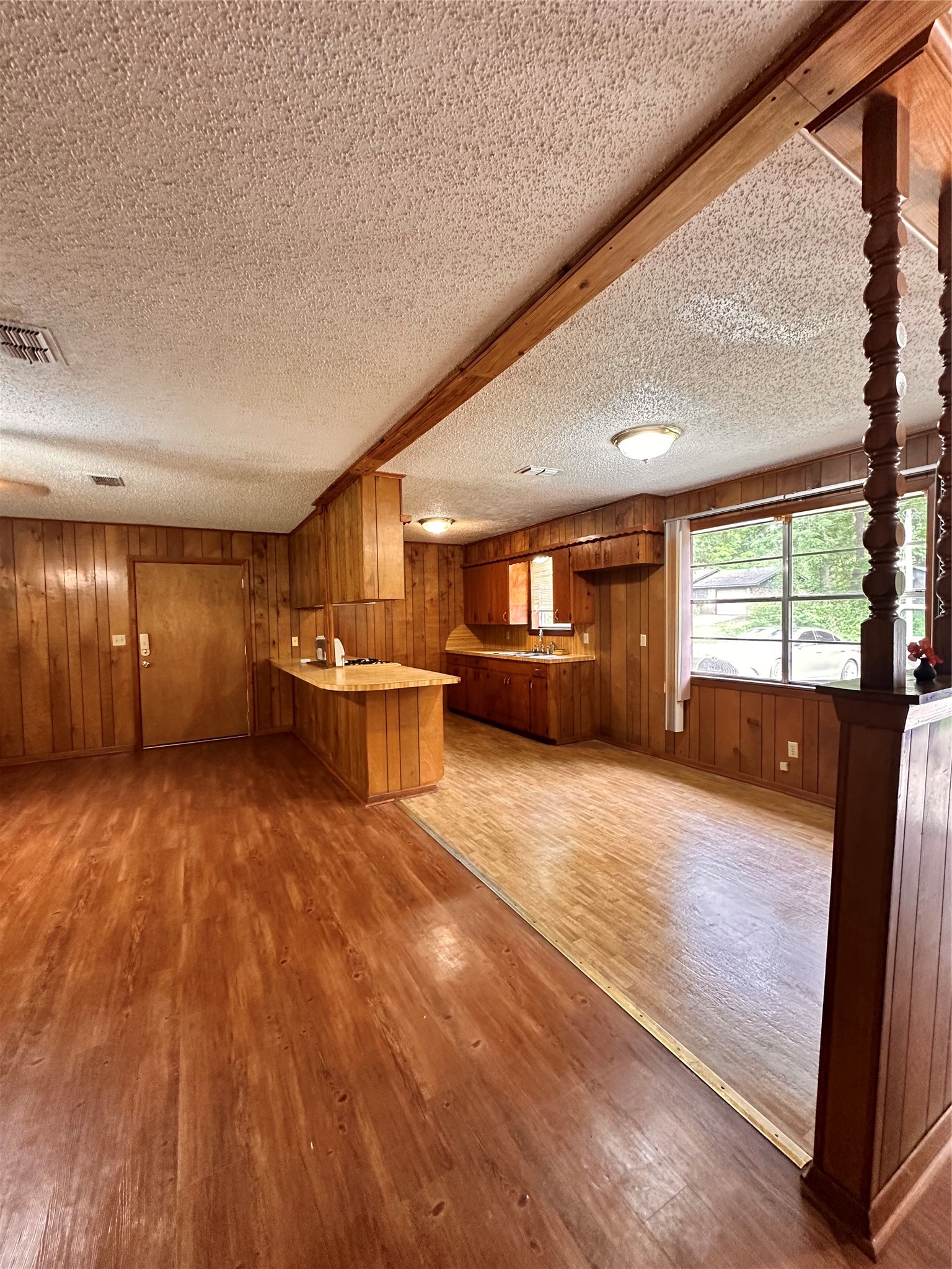 303 Crow Linden TX 75563