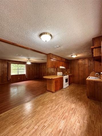303 Crow Linden TX 75563