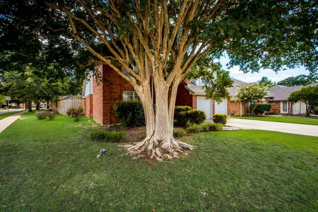 2200 Park Hurst Drive Arlington TX 76001
