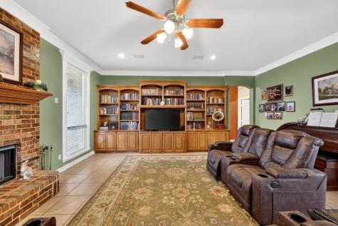 1035 Highland Road Cleburne TX 76033
