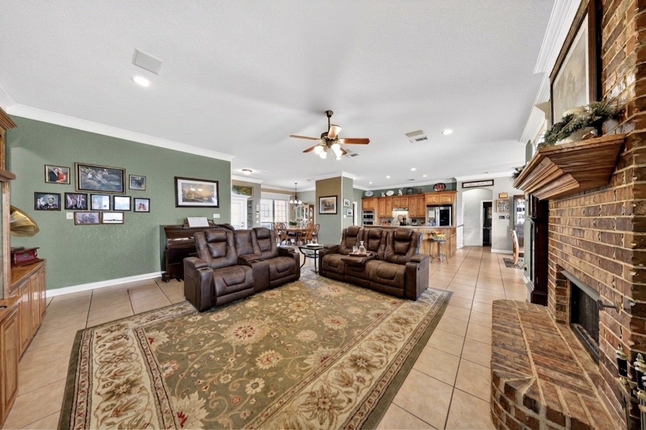 1035 Highland Road Cleburne TX 76033