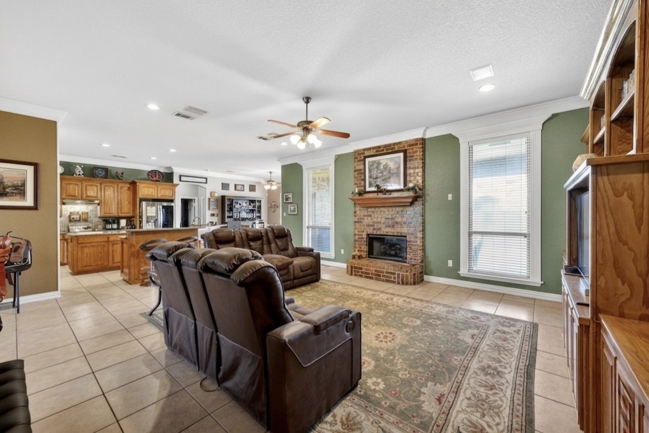 1035 Highland Road Cleburne TX 76033