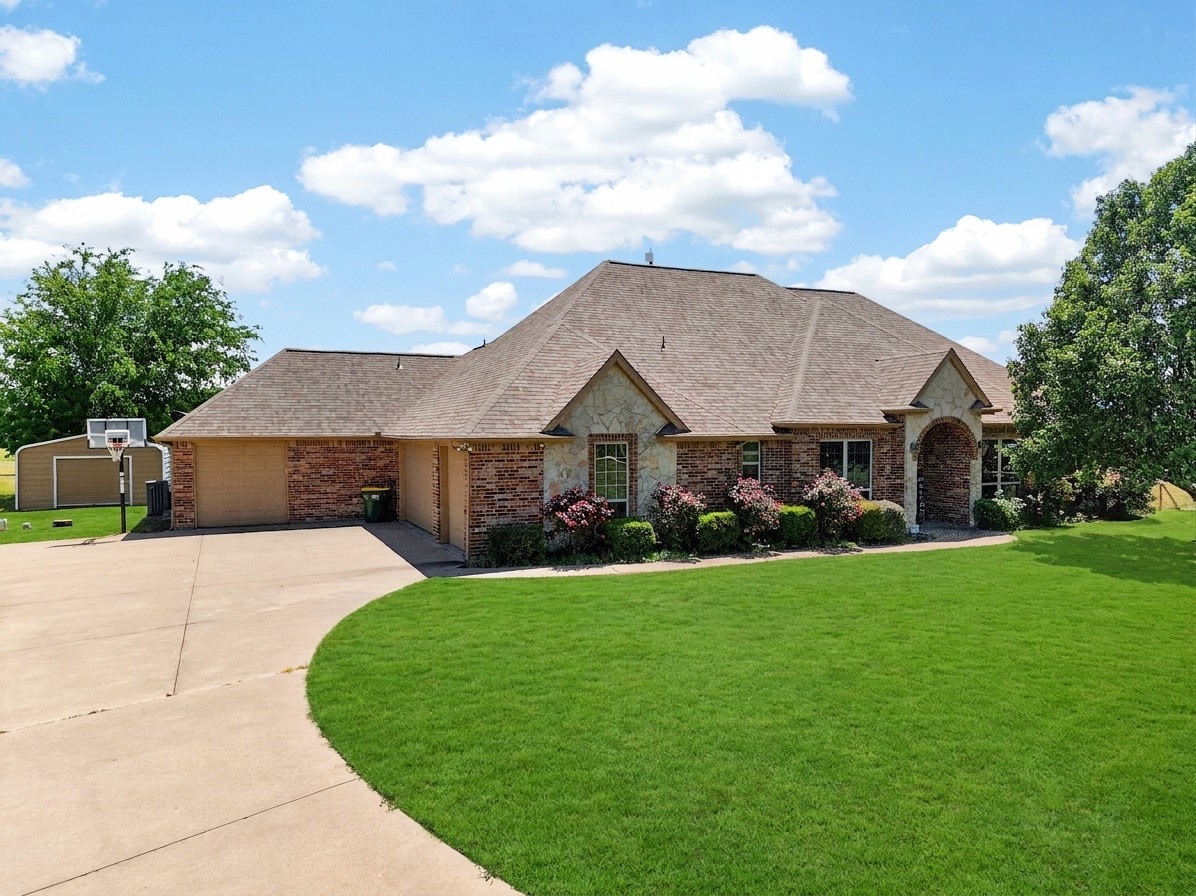 1035 Highland Road Cleburne TX 76033