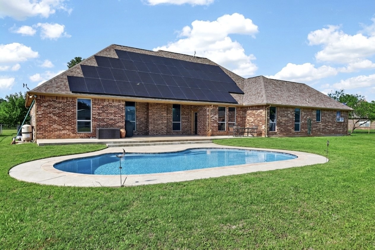1035 Highland Road Cleburne TX 76033