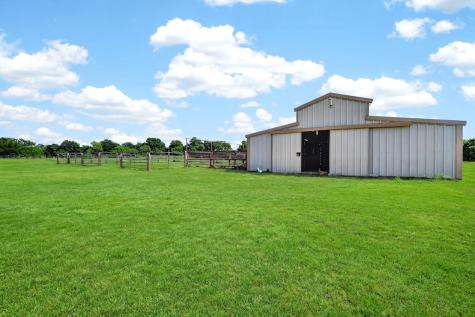 1035 Highland Road Cleburne TX 76033