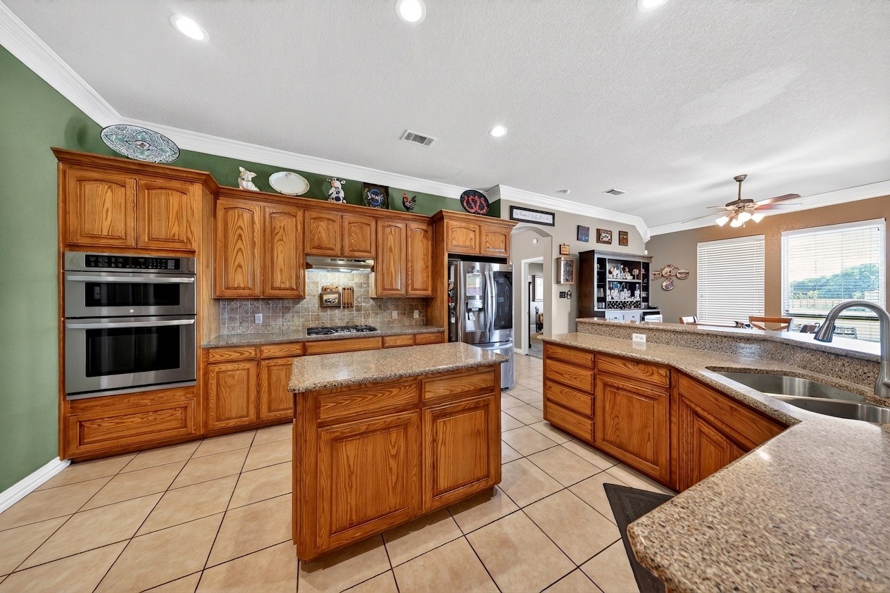 1035 Highland Road Cleburne TX 76033