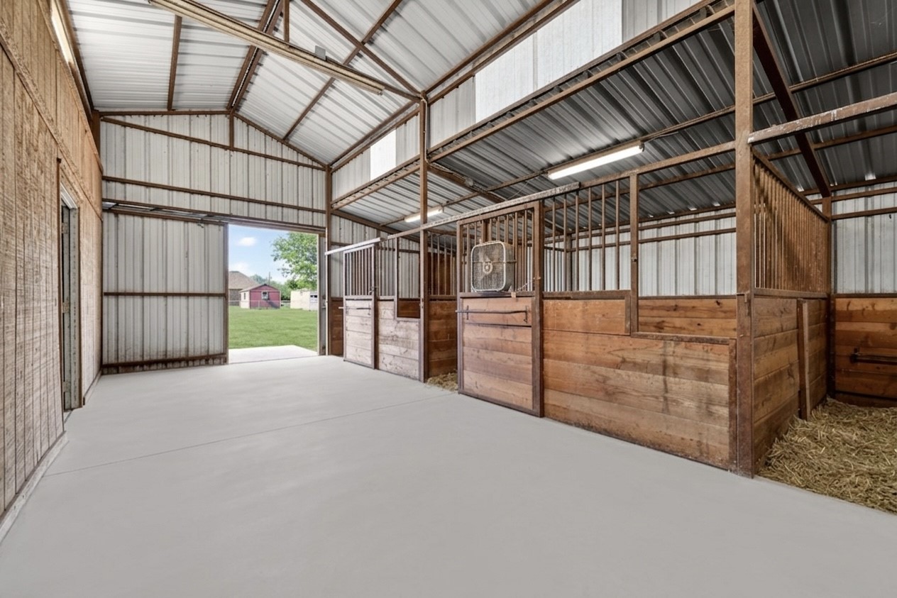 1035 Highland Road Cleburne TX 76033