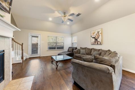 433 Castle Street Desoto TX 75115