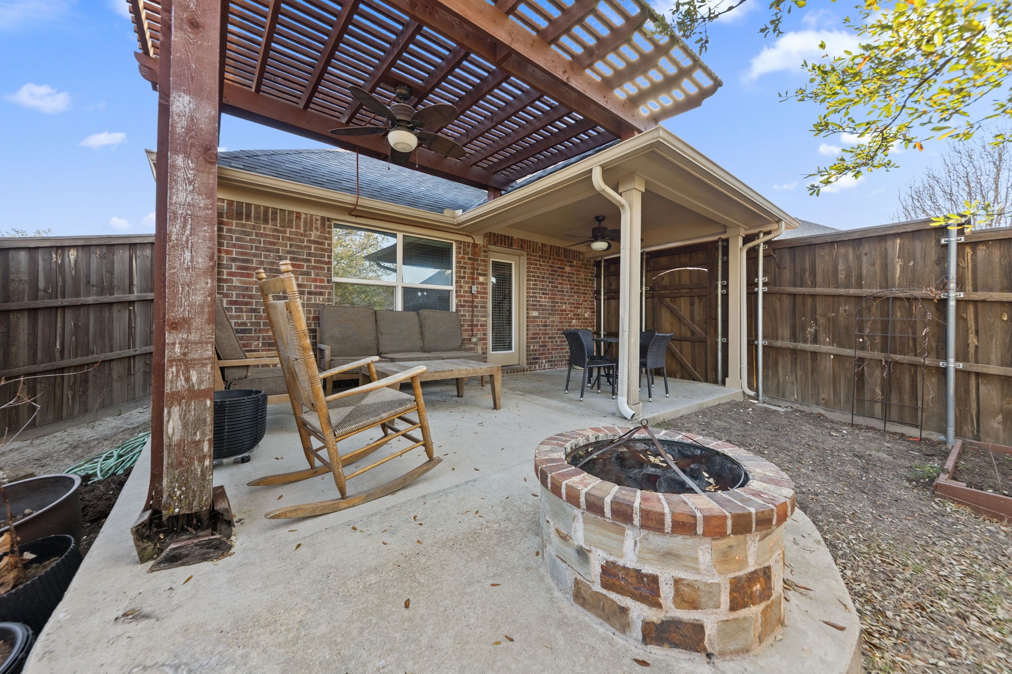 433 Castle Street Desoto TX 75115