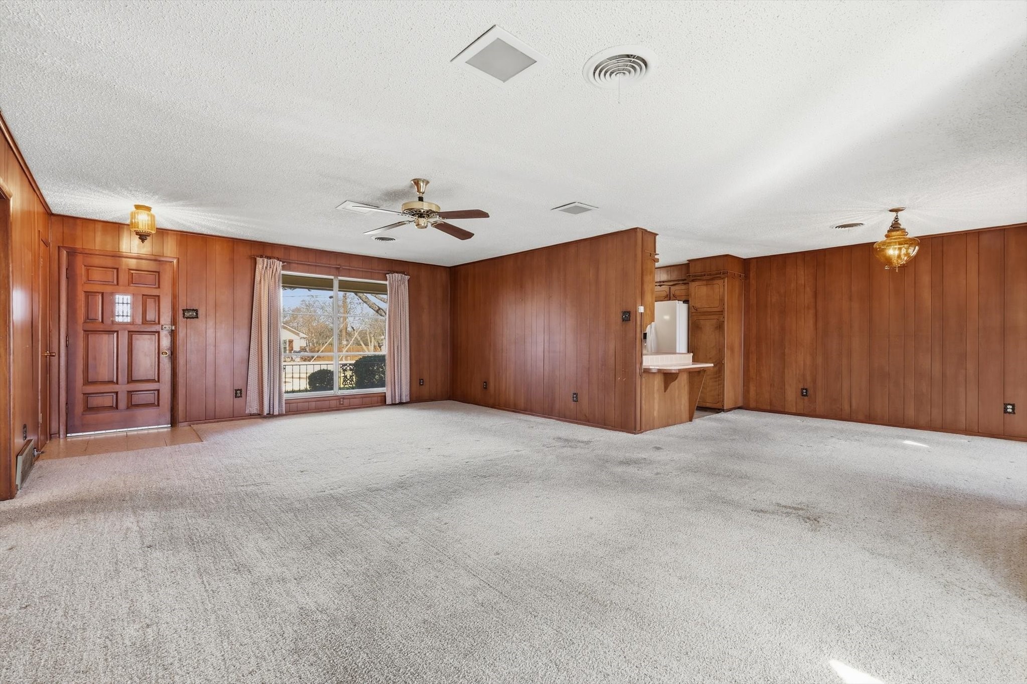 412 N Cummings Drive Alvarado TX 76009