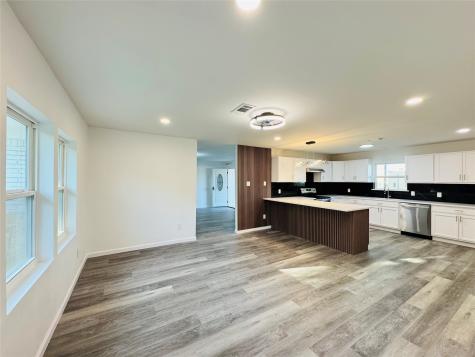 106 Hillcrest Street Mansfield TX 76063