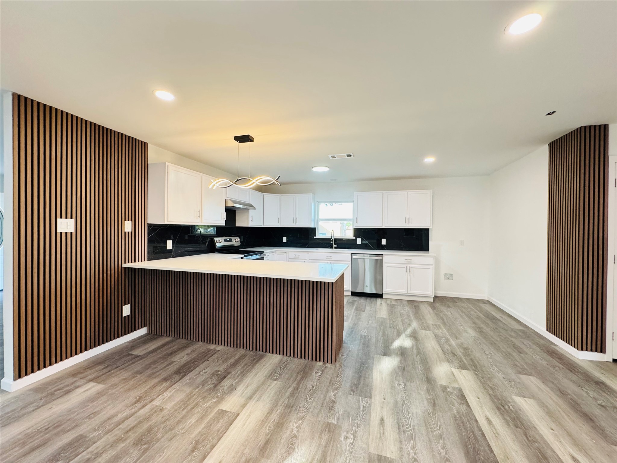 106 Hillcrest Street Mansfield TX 76063