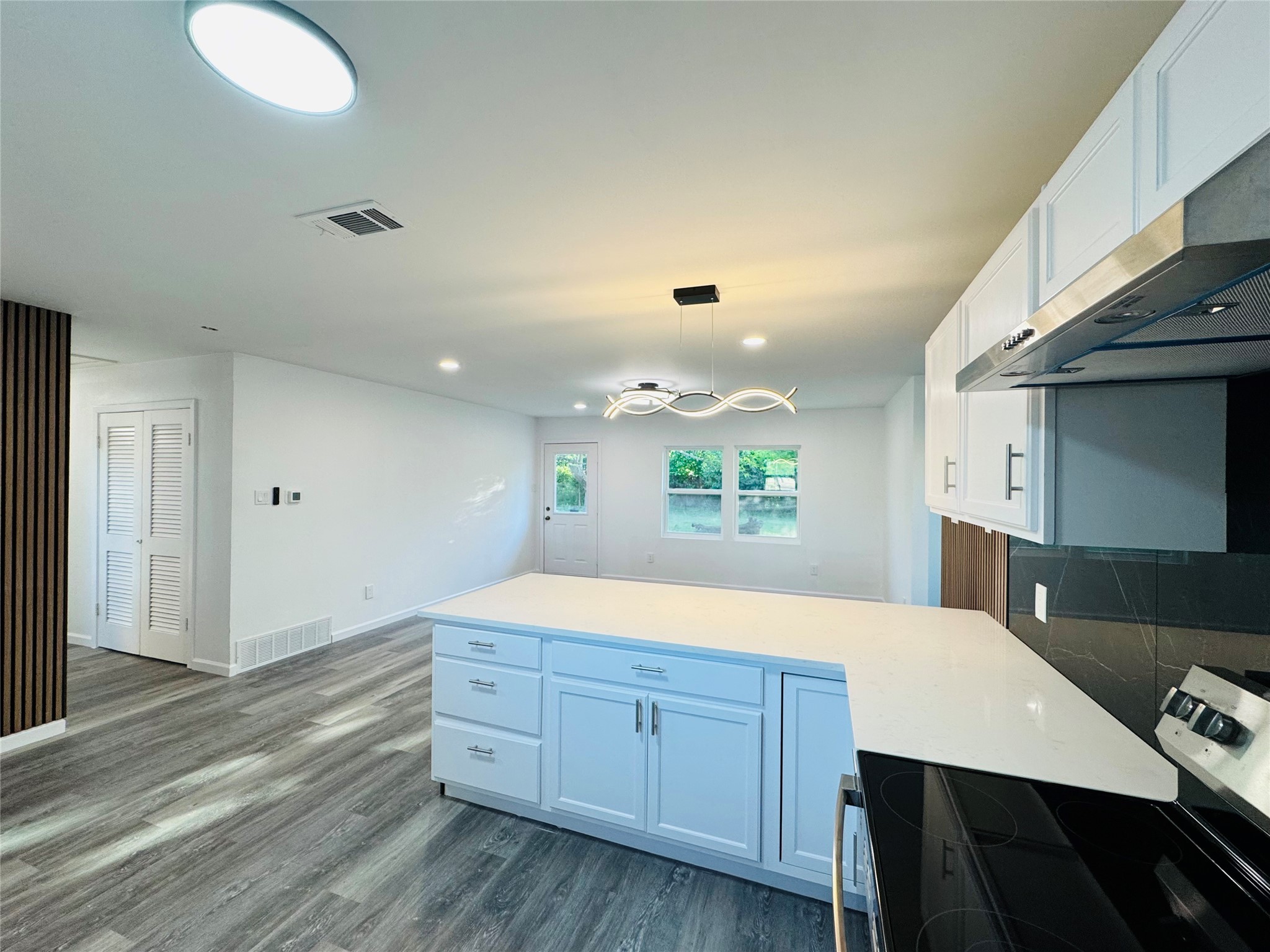 106 Hillcrest Street Mansfield TX 76063