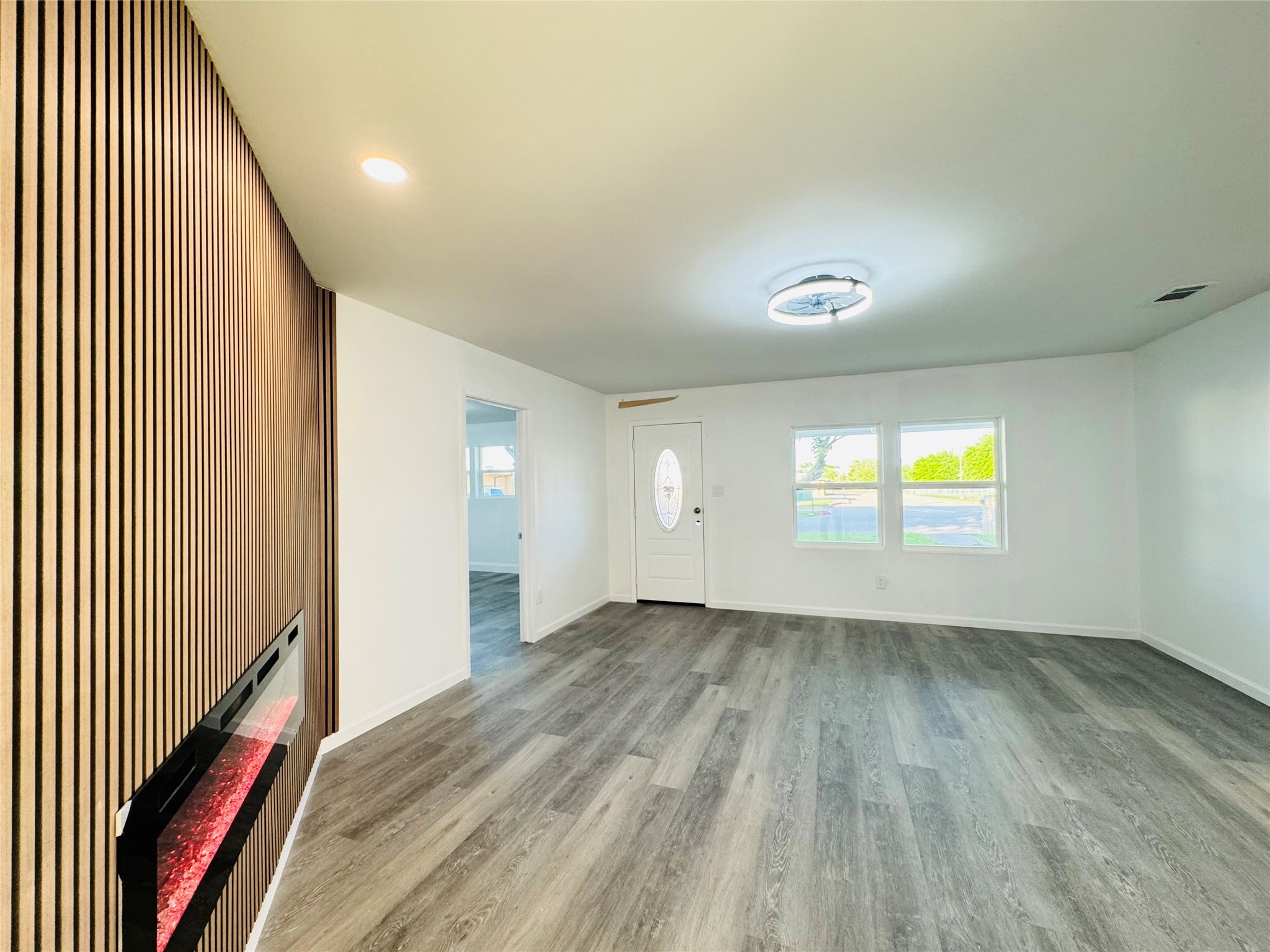 106 Hillcrest Street Mansfield TX 76063