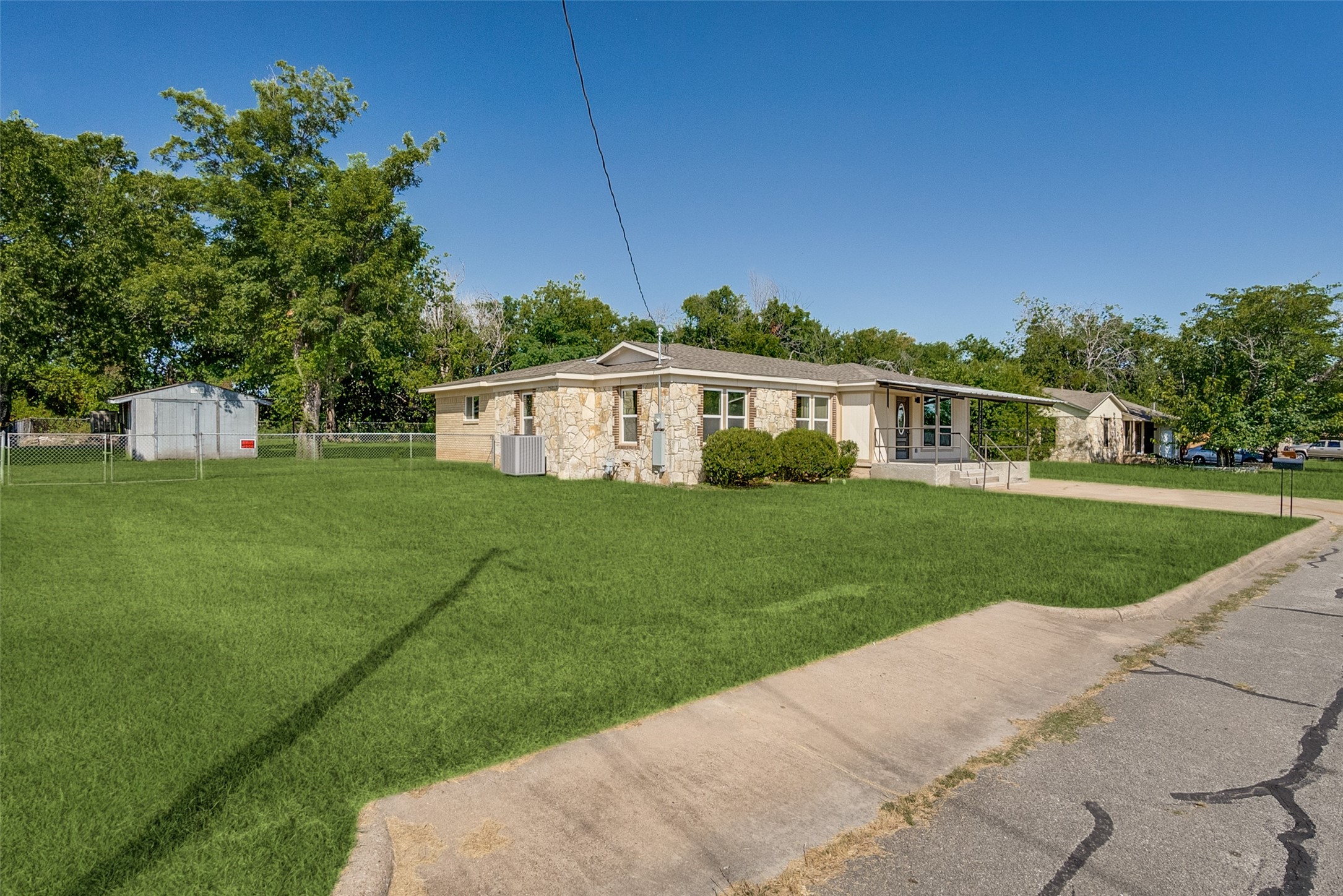 107 N Cherry Lane Granbury TX 76048