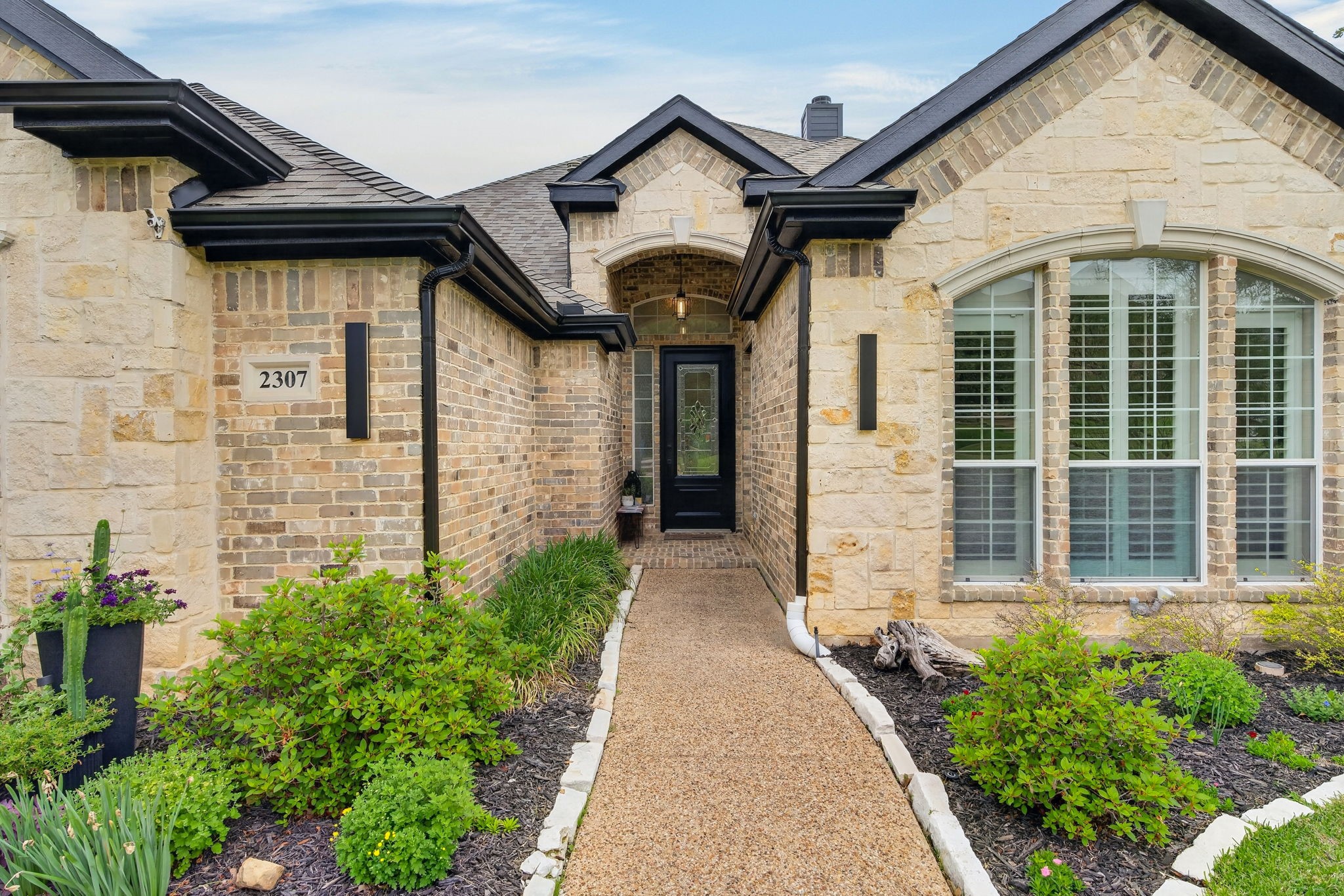 2307 Creekedge Court Corinth TX 76210