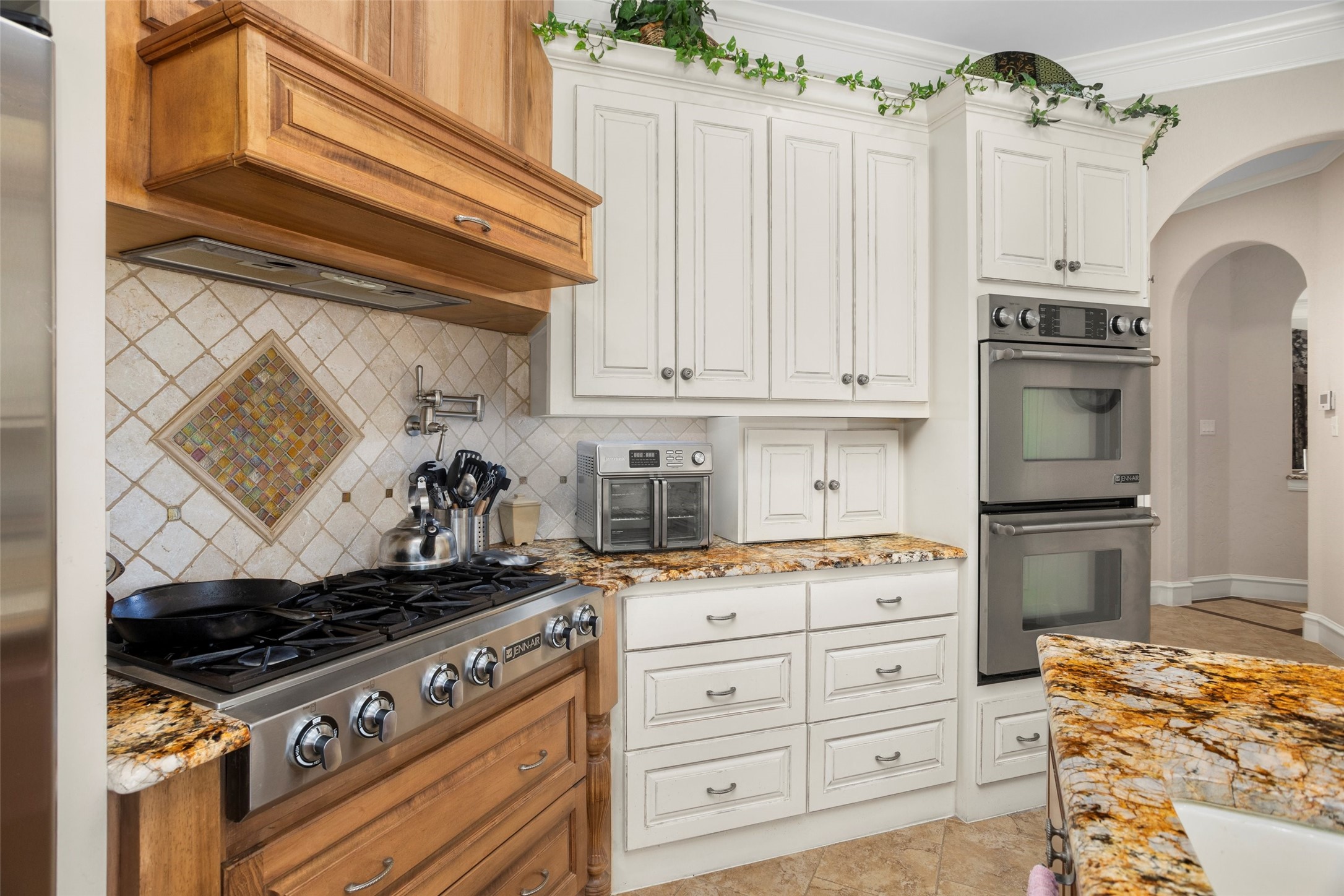 8000 Echo Hills Court S Benbrook TX 76126