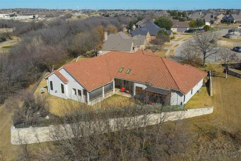 8000 Echo Hills Court S Benbrook TX 76126
