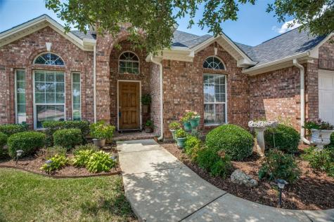 2707 Lake Way Drive Grand Prairie TX 75052