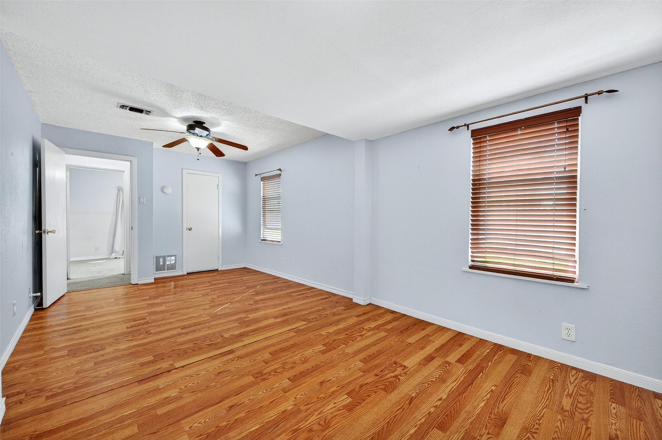 606 S Gordon Street Sherman TX 75092