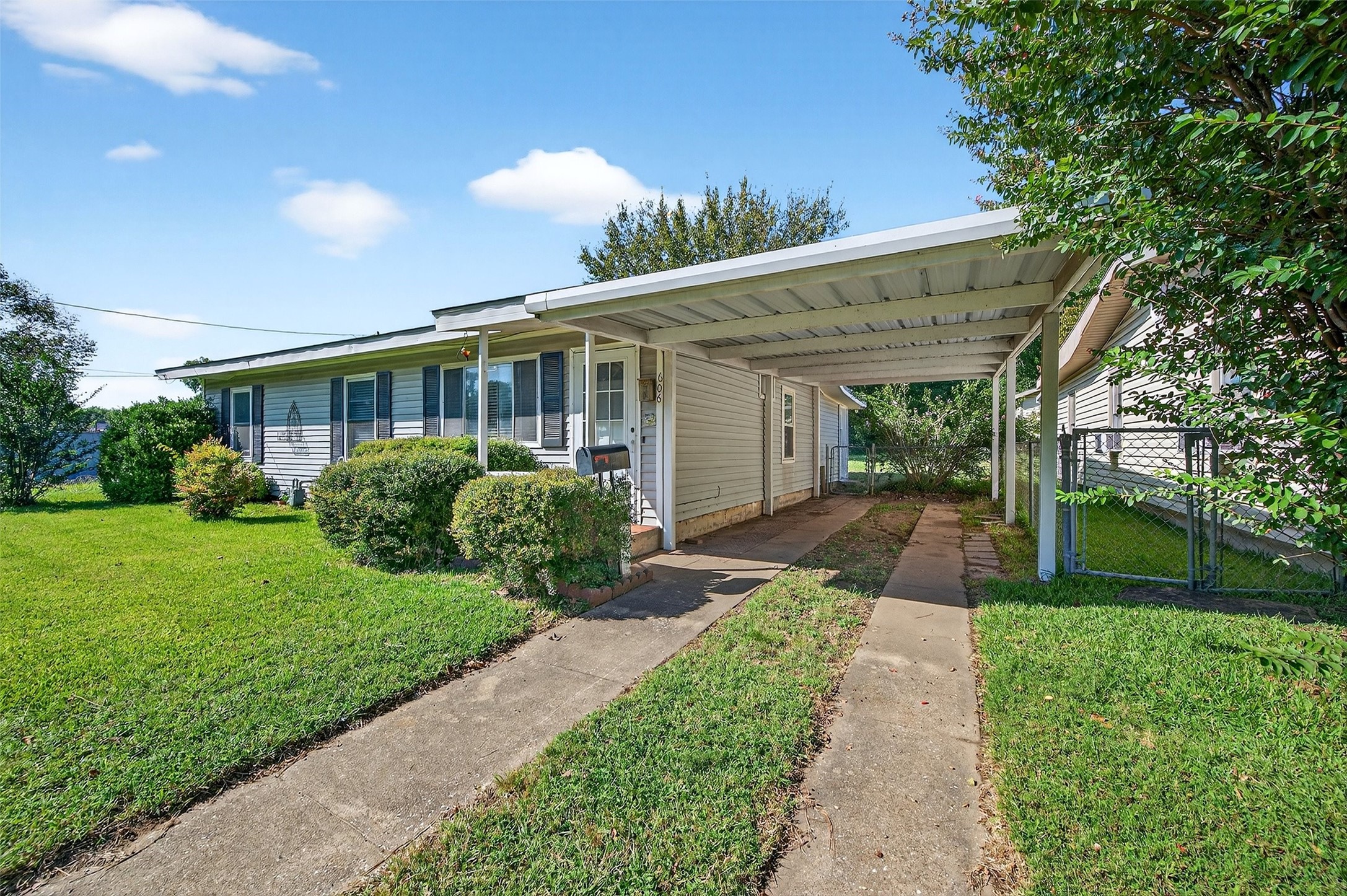606 S Gordon Street Sherman TX 75092