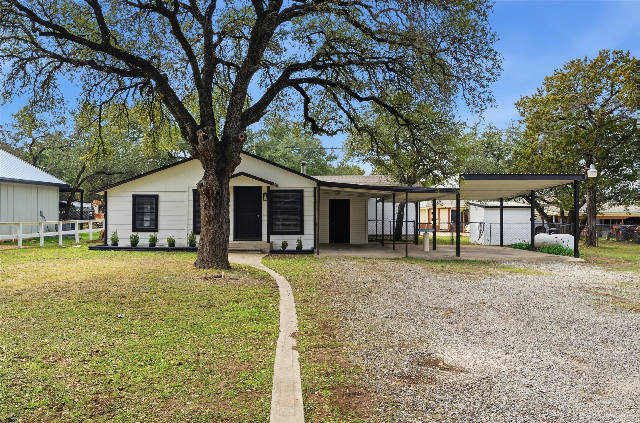 143 County Road 1704 Clifton TX 76634
