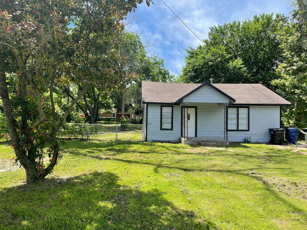 1018 W Ford Street Denison TX 75020