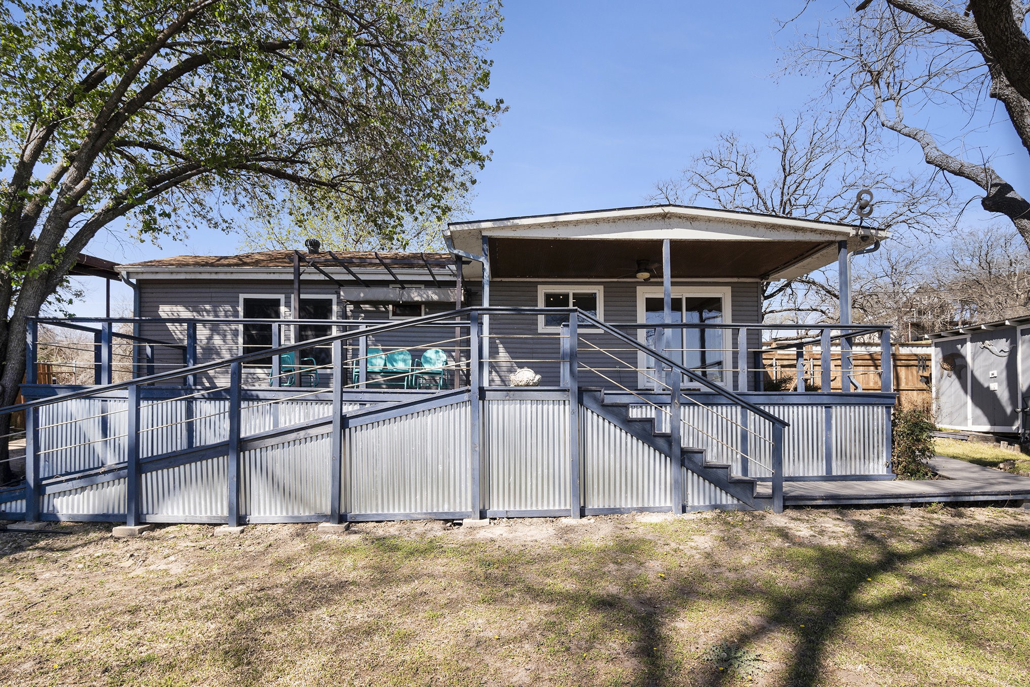 1122 W Lake Drive Weatherford TX 76087