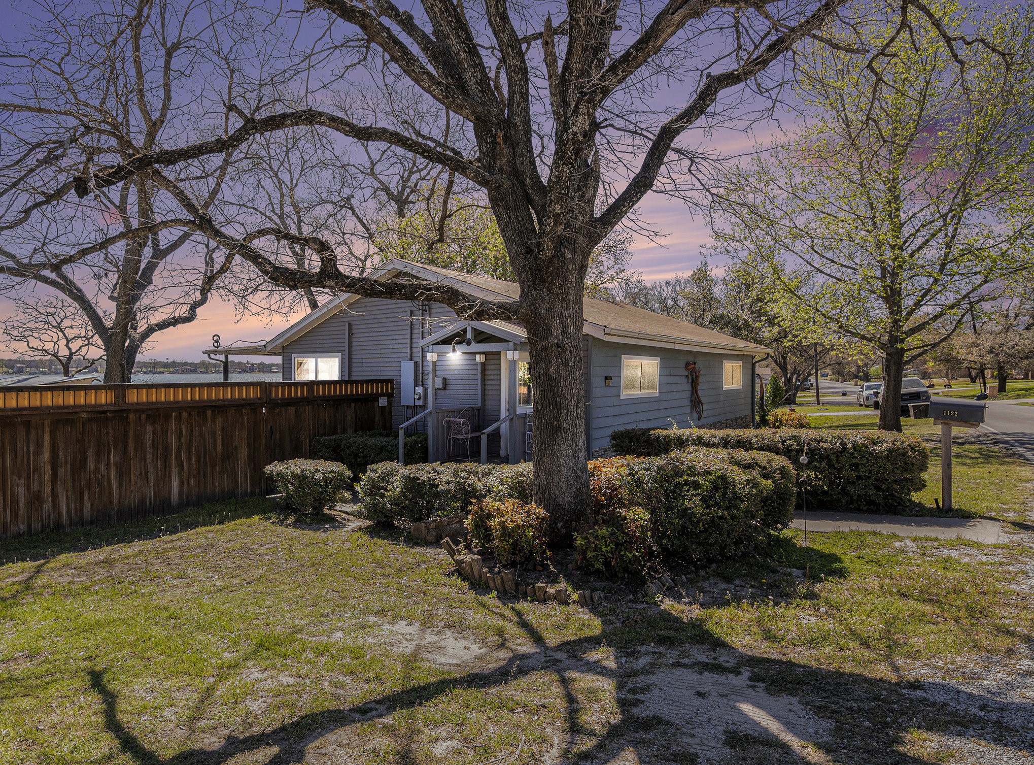 1122 W Lake Drive Weatherford TX 76087