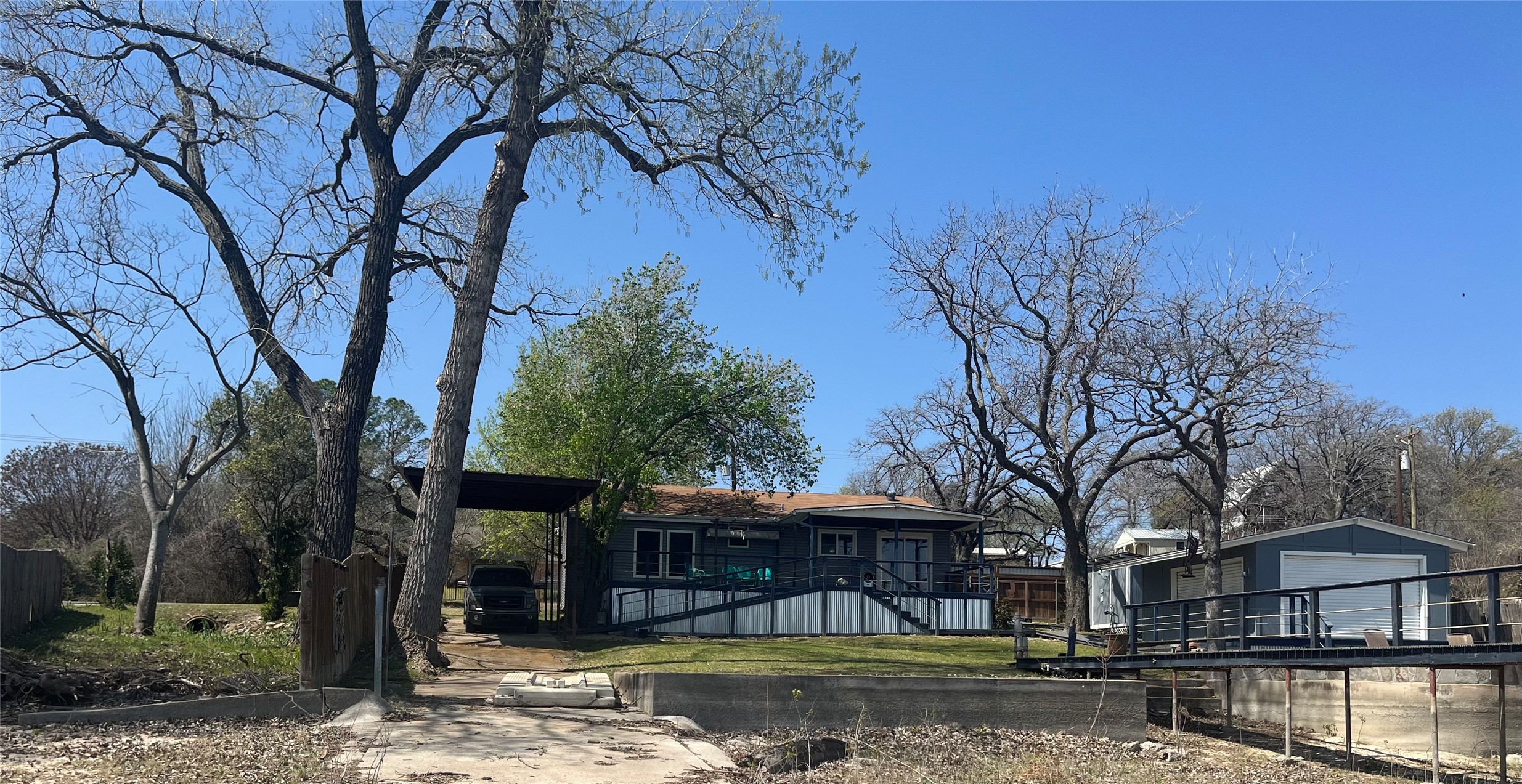 1122 W Lake Drive Weatherford TX 76087