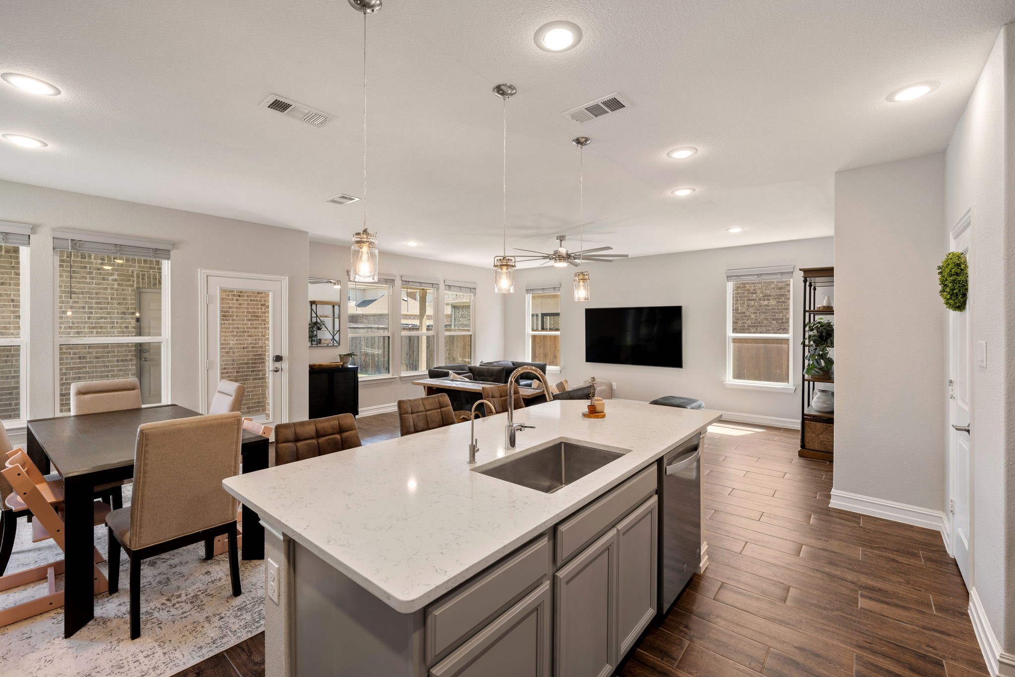 1413 Bellingham Lane Garland TX 75044