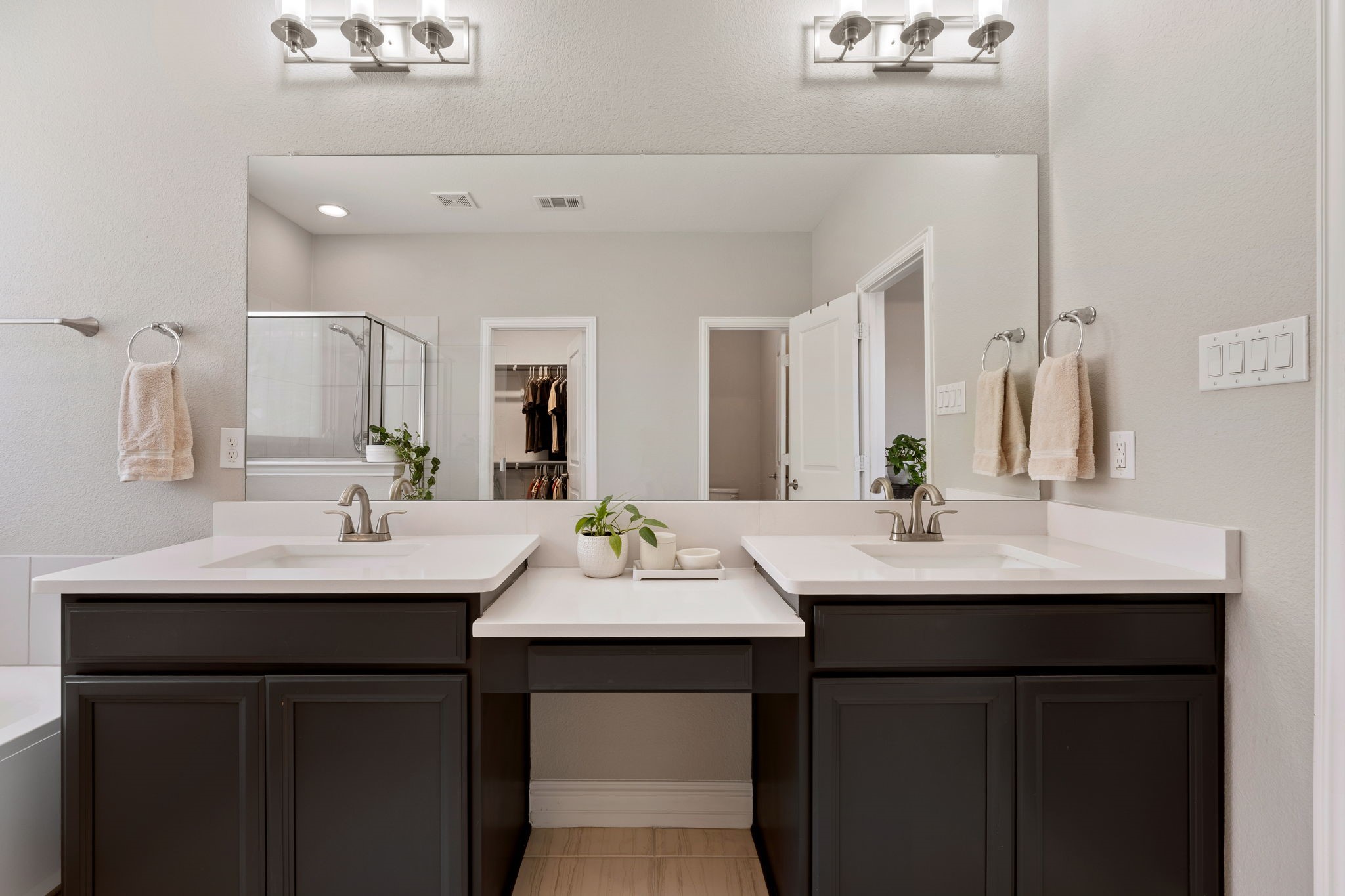 1413 Bellingham Lane Garland TX 75044