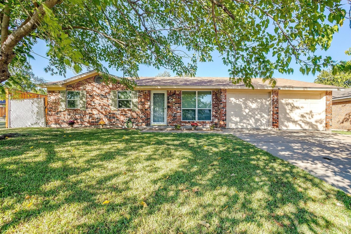 213 NE Cindy Lane Burleson TX 76028