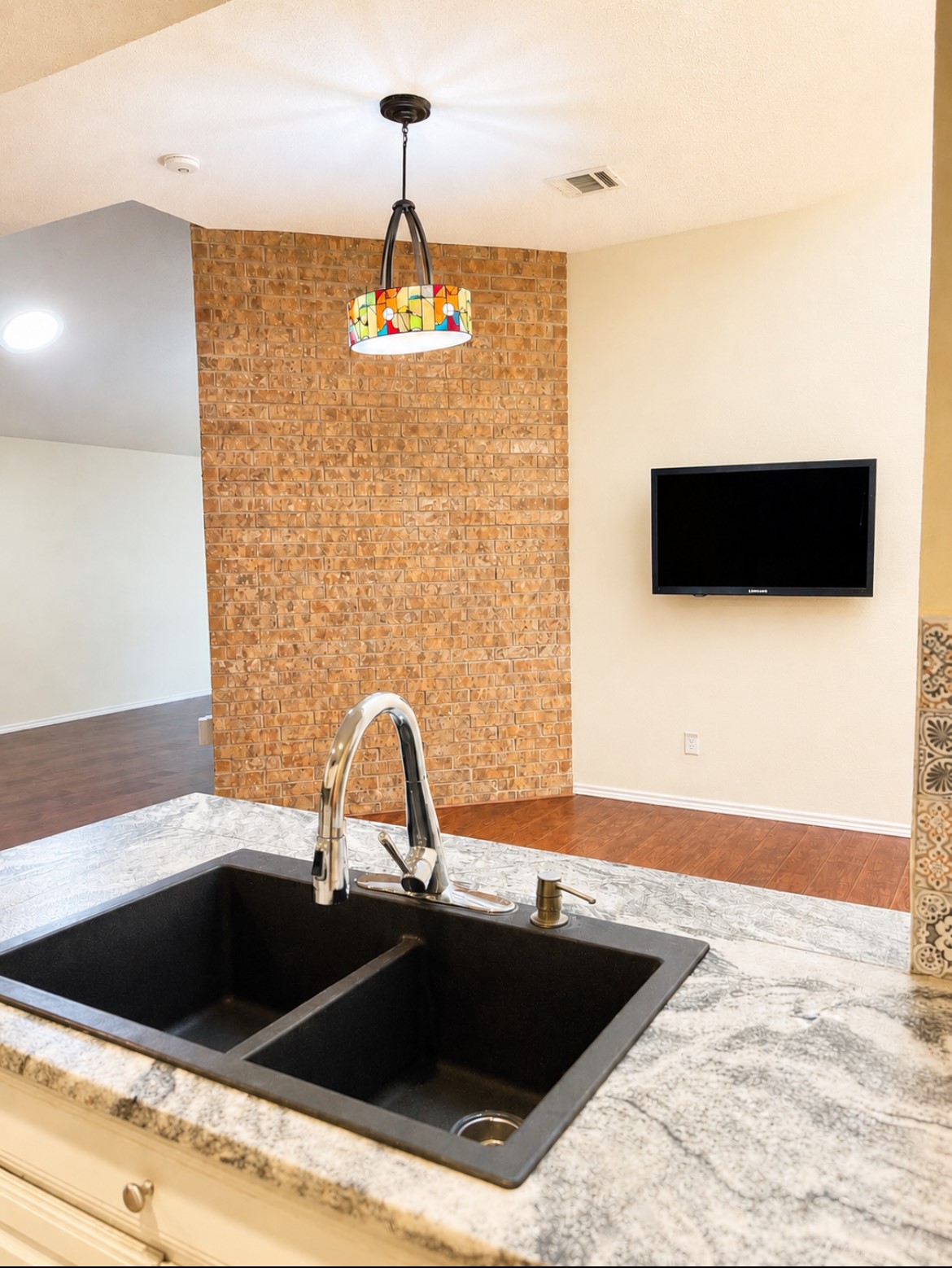 507 Briarcliff Garland TX 75043