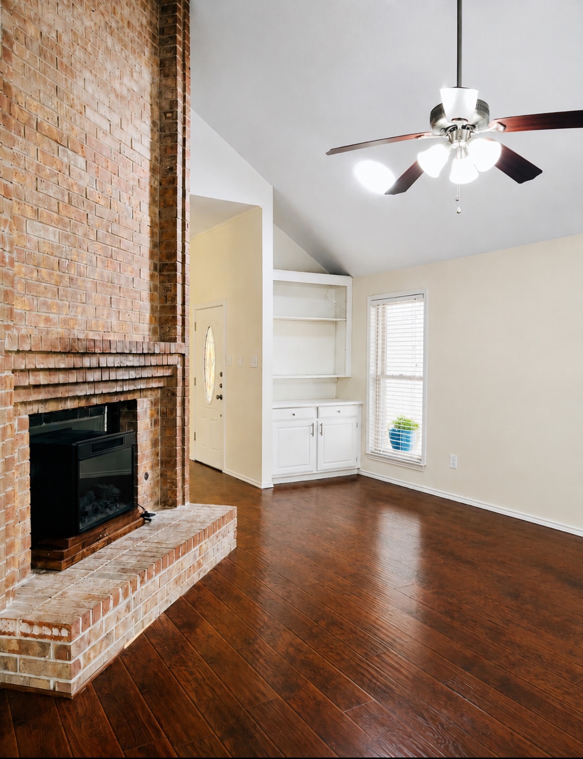 507 Briarcliff Garland TX 75043