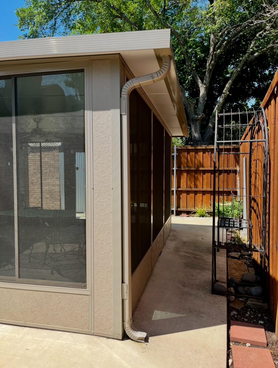 507 Briarcliff Garland TX 75043