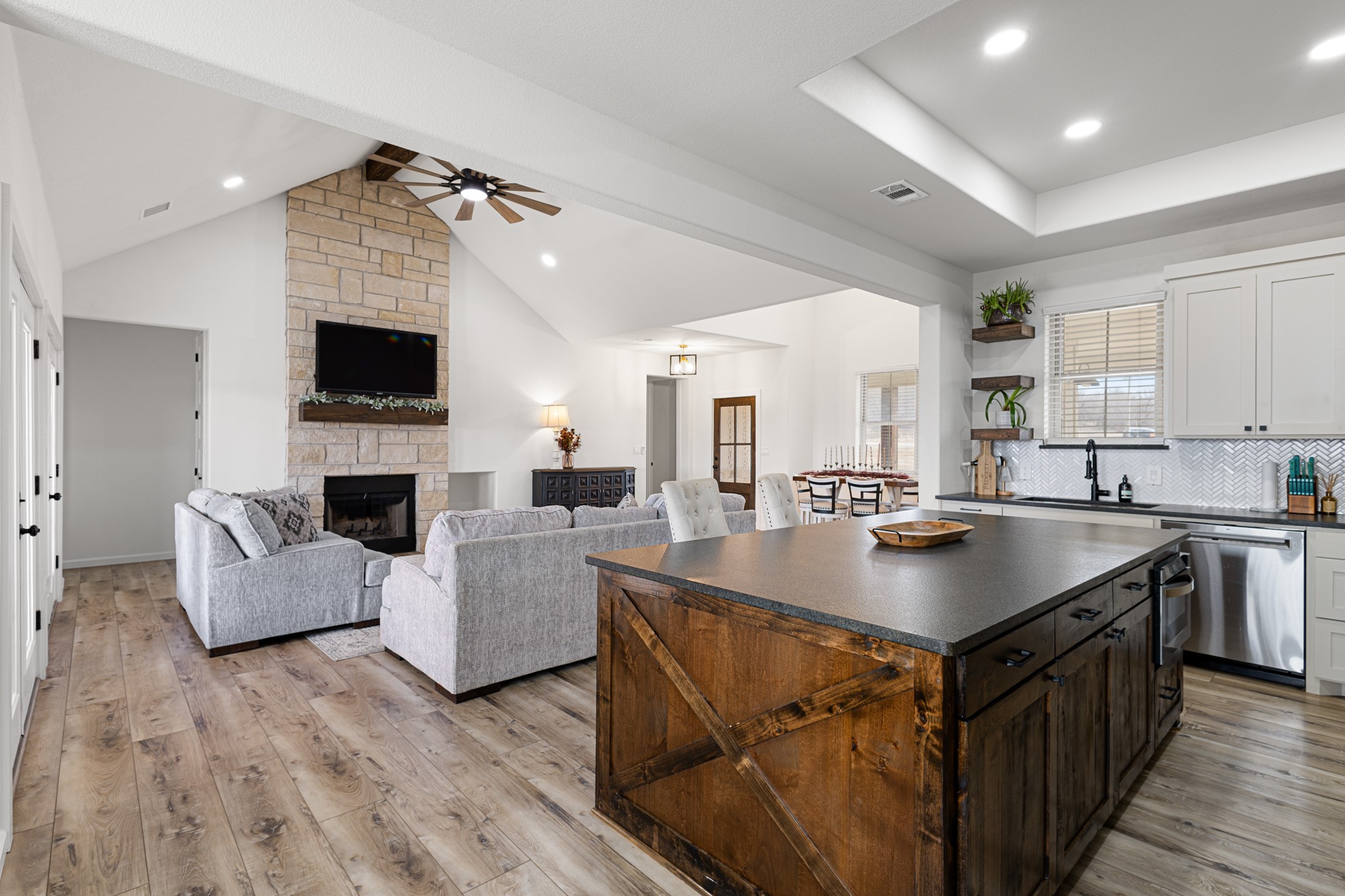 476 Silver Leaf Drive Sunset TX 76270