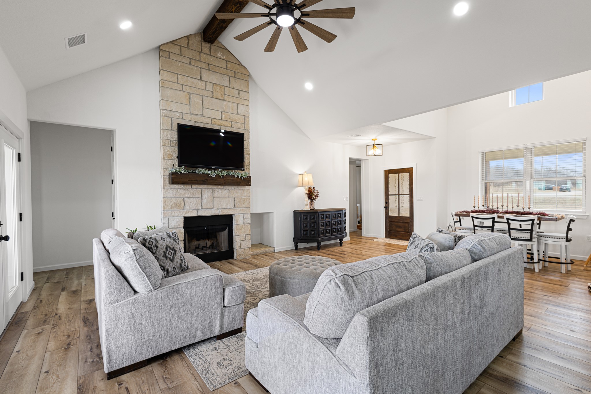 476 Silver Leaf Drive Sunset TX 76270