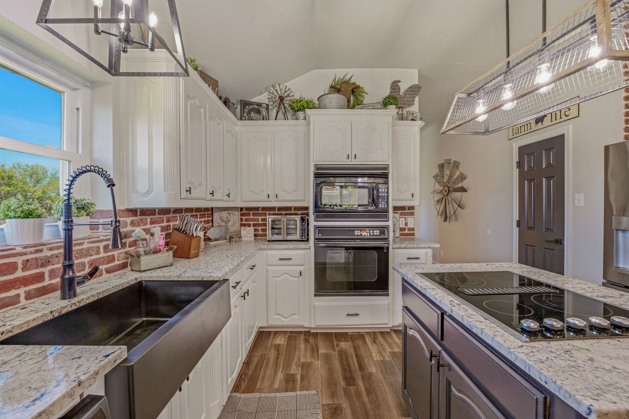 210 Southview Drive Hudson Oaks TX 76087